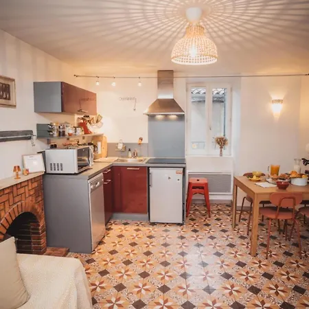 Holiday home La Maison Dans Les Remparts *