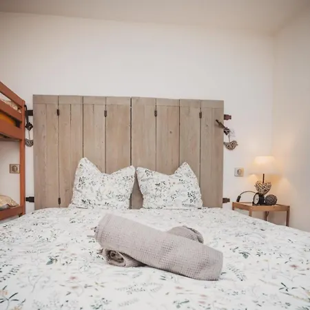 Holiday home La Maison Dans Les Remparts